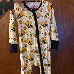 Bee print sleepy peanuts Pooh bear bamboo zippy